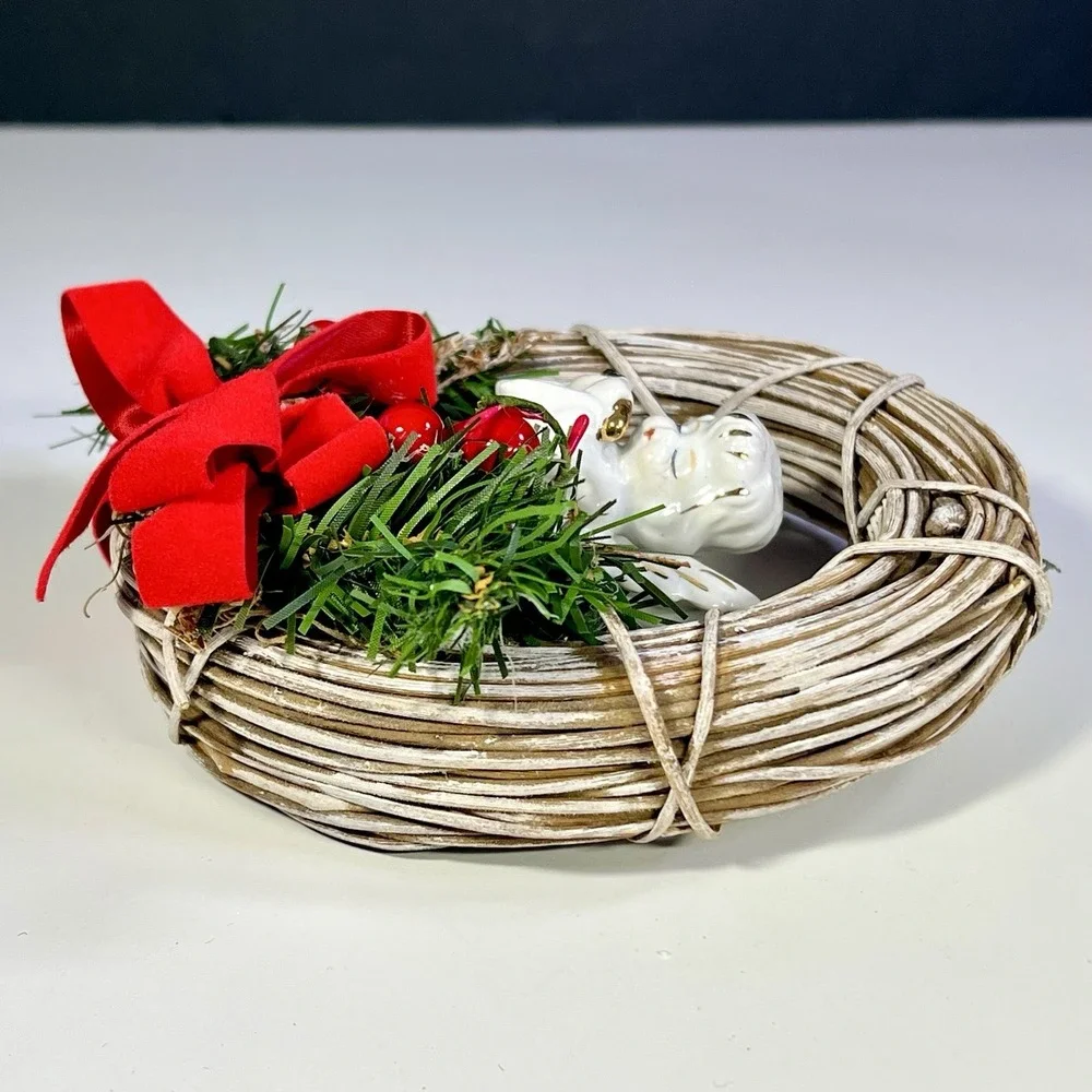 Vintage Hand Crafted Christmas Wreath Porcelain‎ Angel Holly Berry Bow Kitsch 6